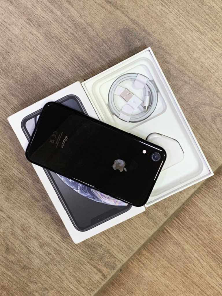 iPhone XR 64GB